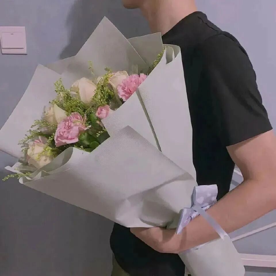 xianhuazhentyuaiqing鲜花真人情侣头像