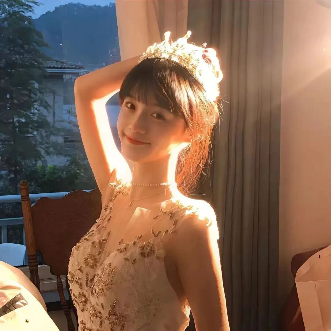 氛围感温柔女生头像
