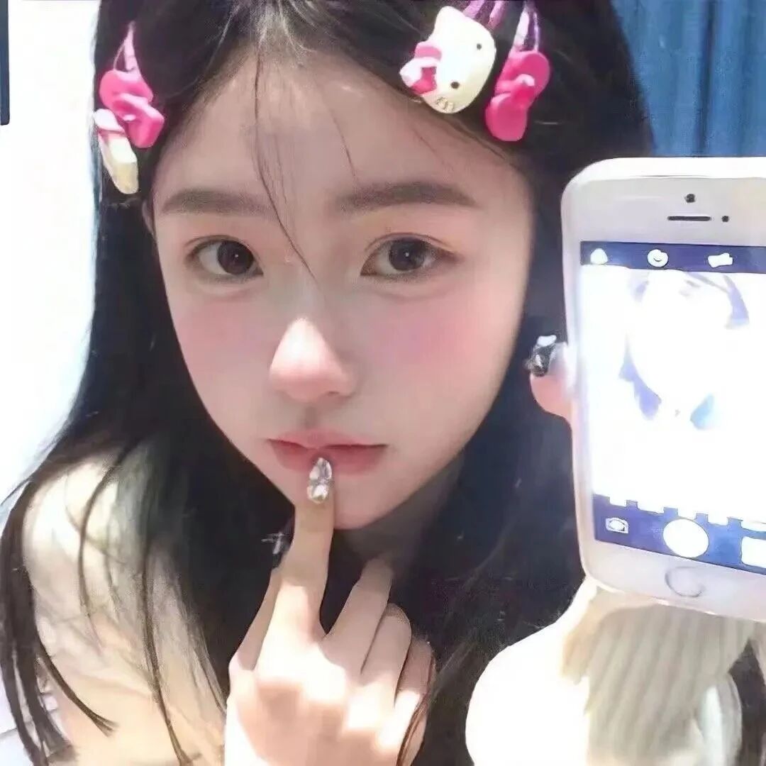 自拍手机少萝女生头像