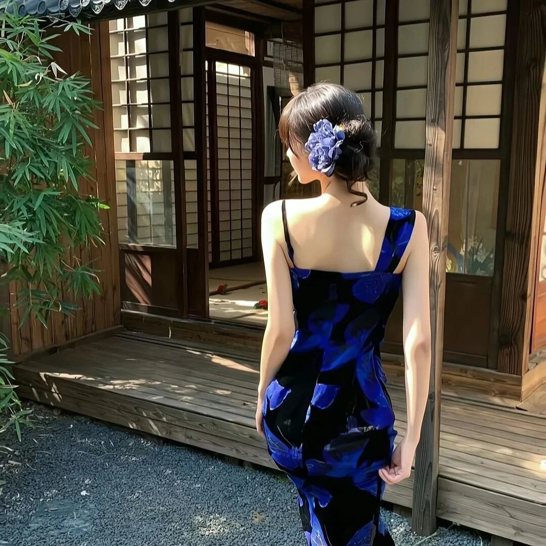 新中式温柔背影不露脸女生头像