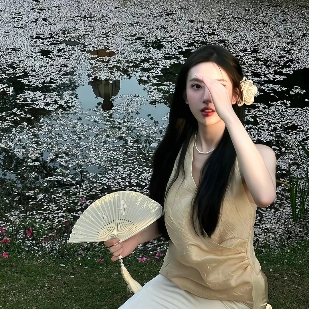 新中式温柔女生头像