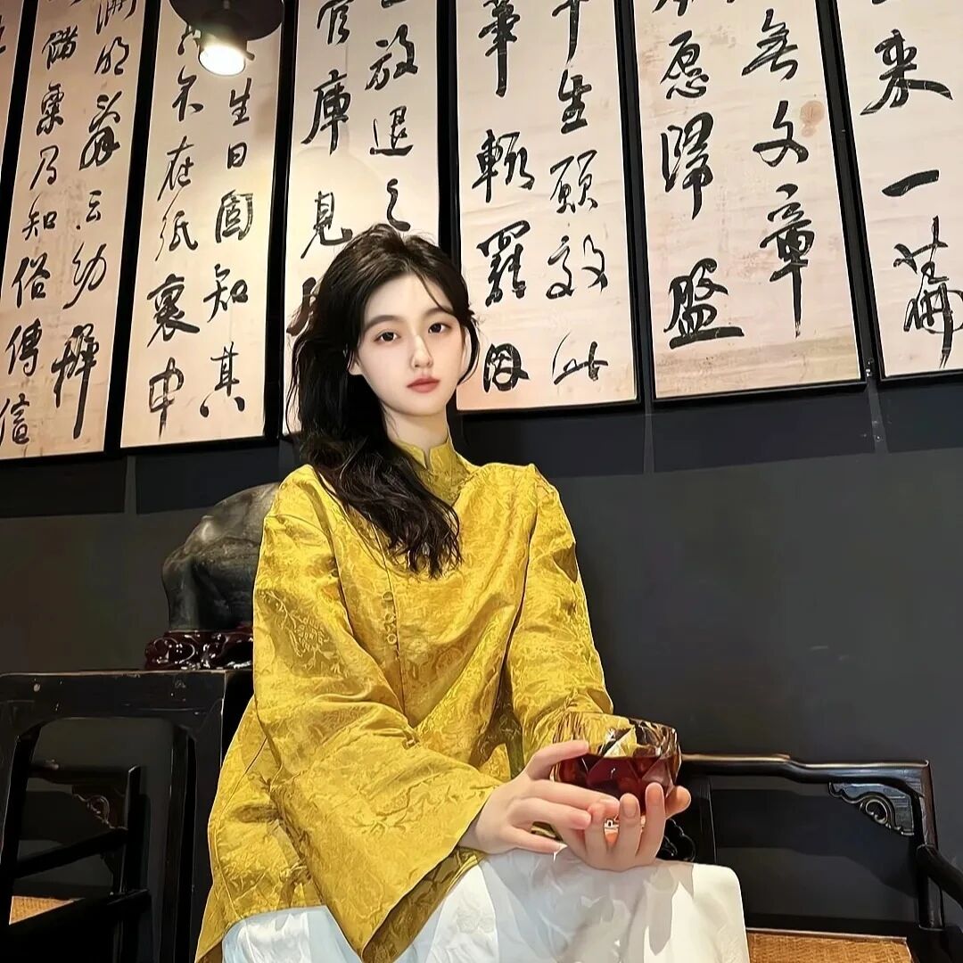 新中式温柔女生头像