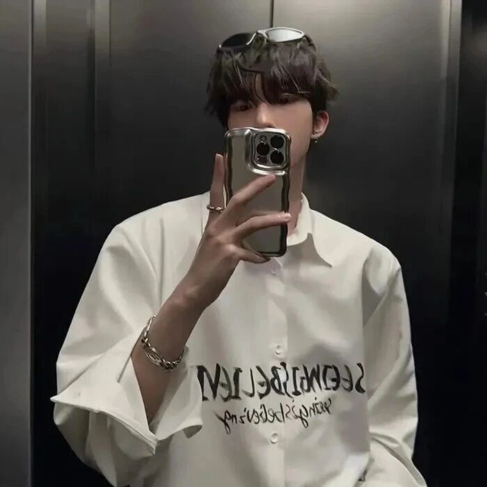 自拍手机痞帅男生头像
