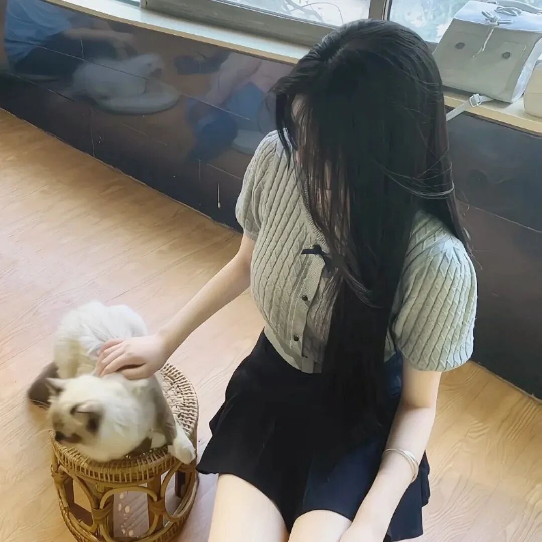 温柔不露脸女生头像