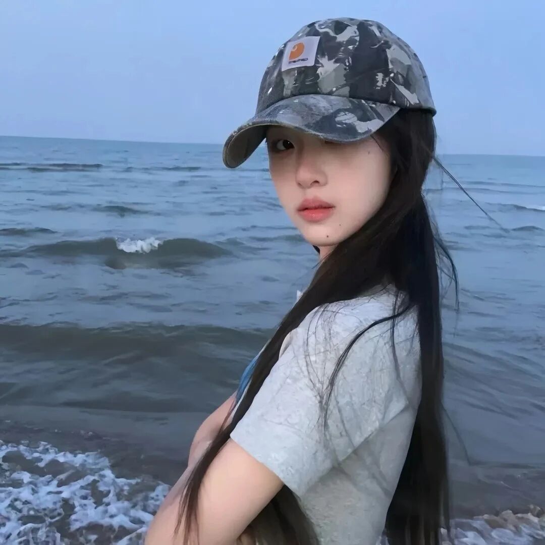 休闲帽海边小众女生头像