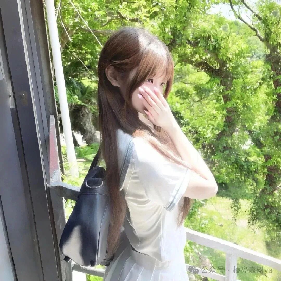 小清新侧脸女生头像