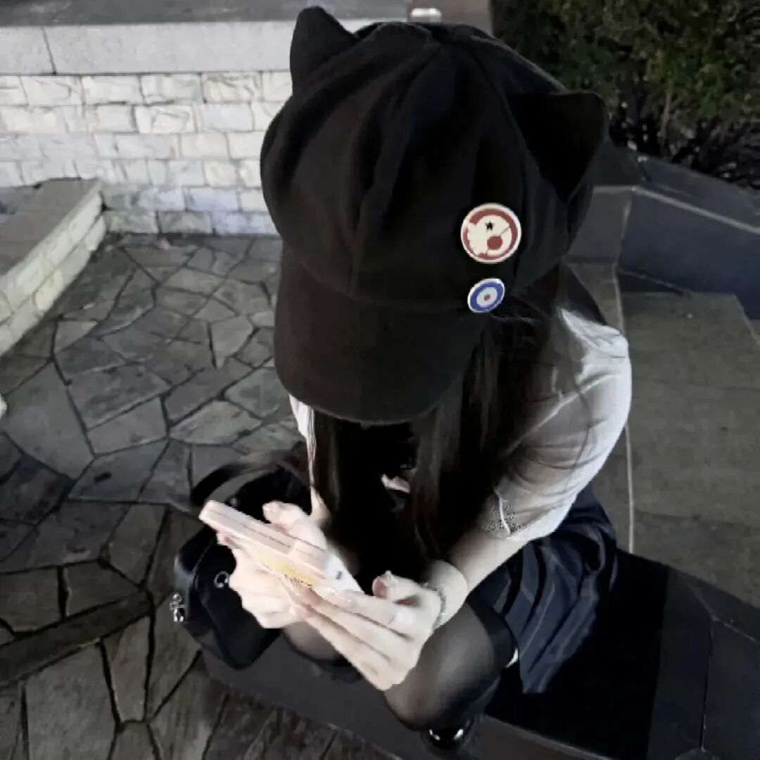 jk制服蹲着纯欲不露脸女生头像