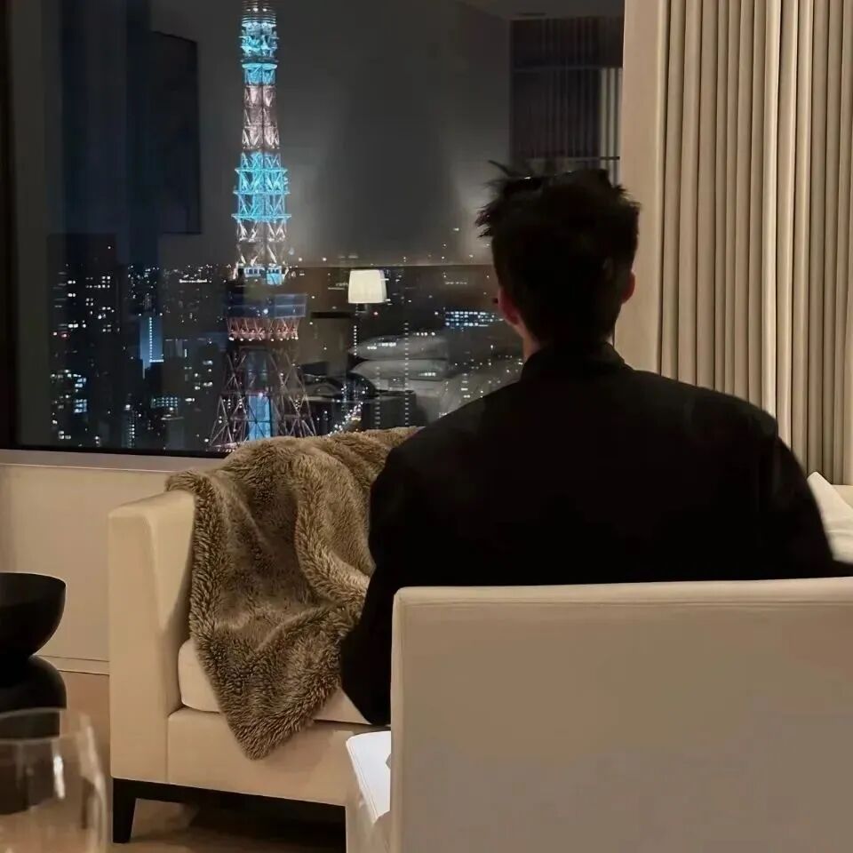 不露脸小众男生头像