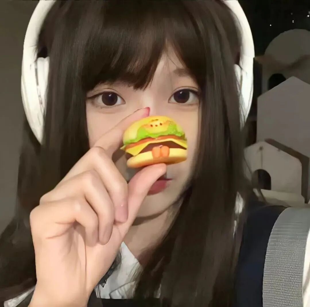戴耳机甜妹女生头像