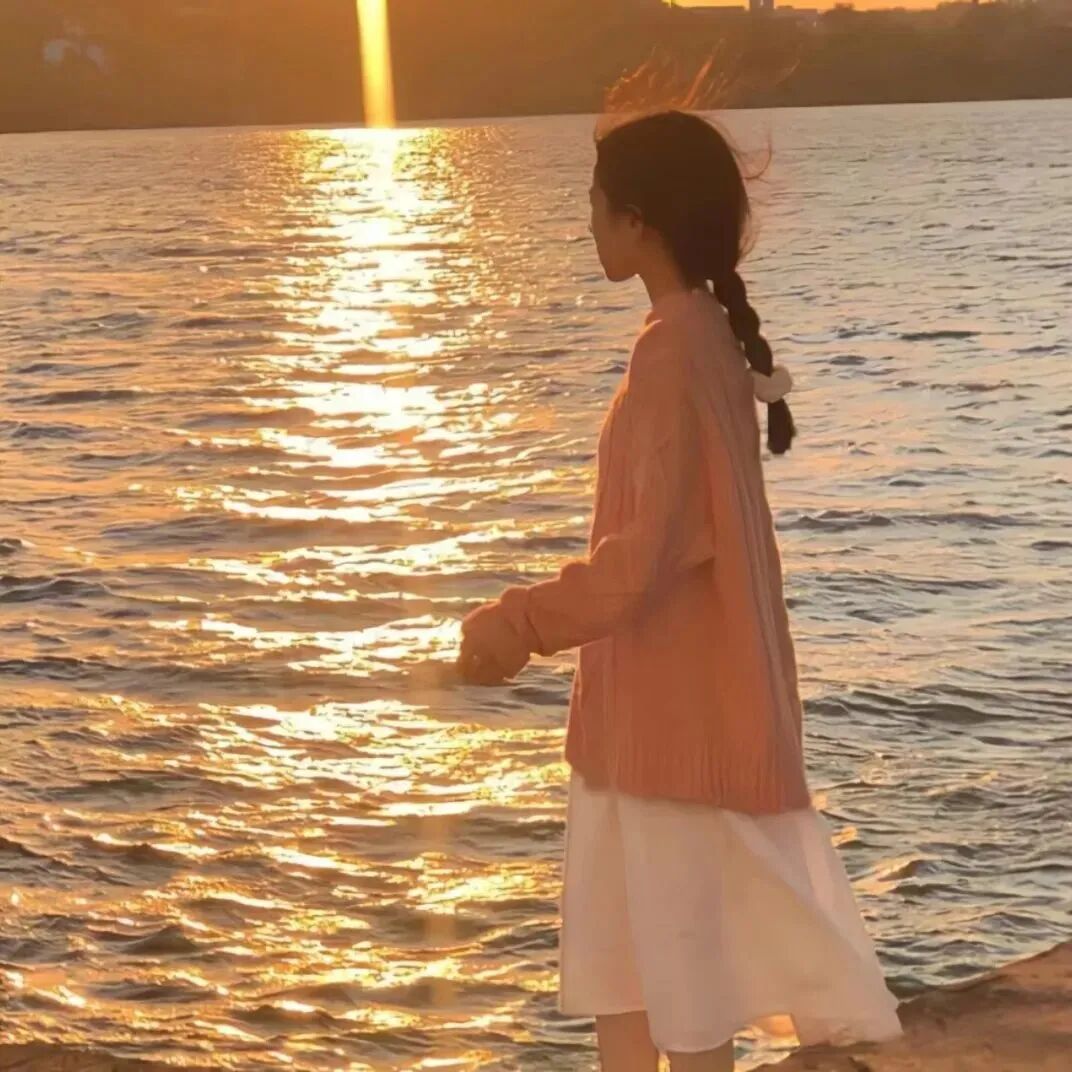 女生 女生头像 女头 海边 海边头像 氛围感 氛围感头像