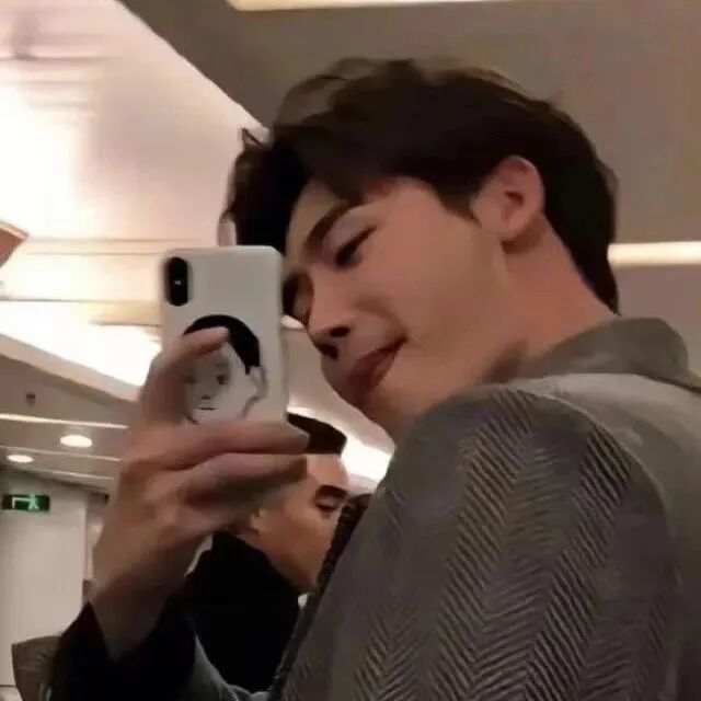 李钟硕 李钟硕头像 男生 男生头像 男头