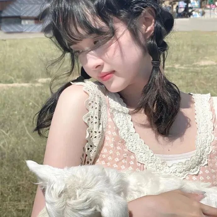 温柔侧脸女生头像