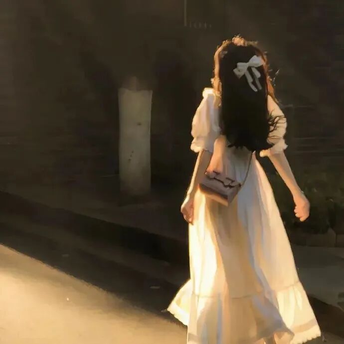 温柔不露脸女生头像