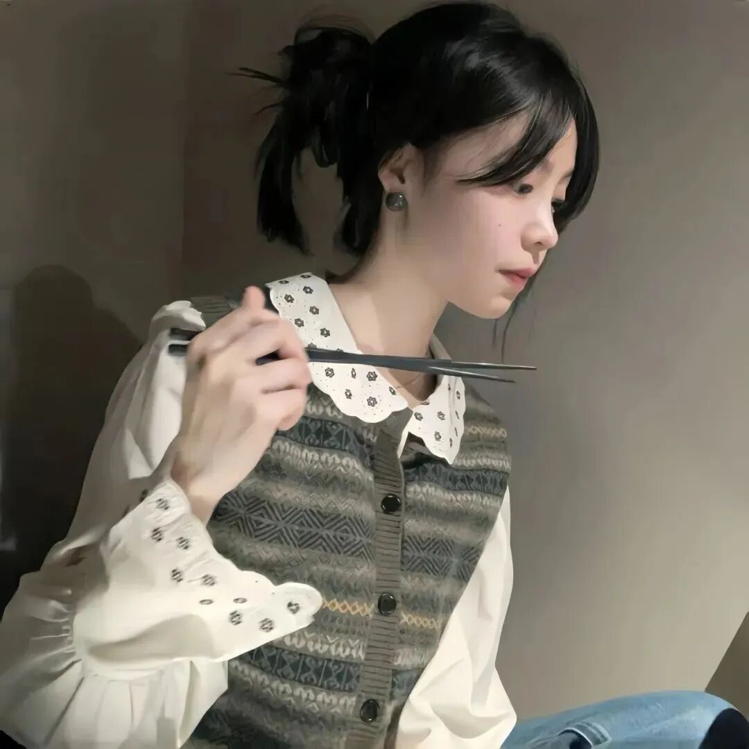 温柔侧脸女生头像