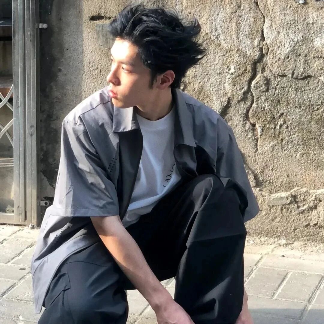 个性侧脸男生头像
