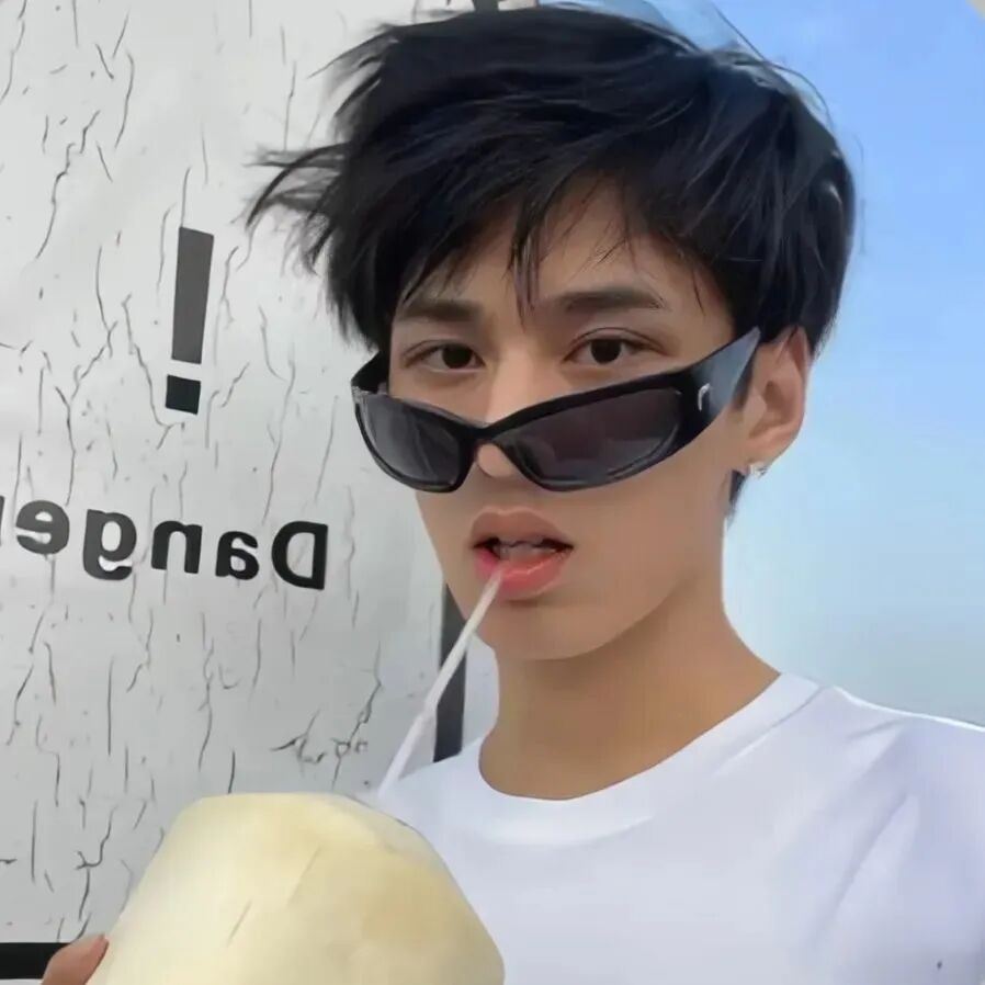 墨镜个性男生头像