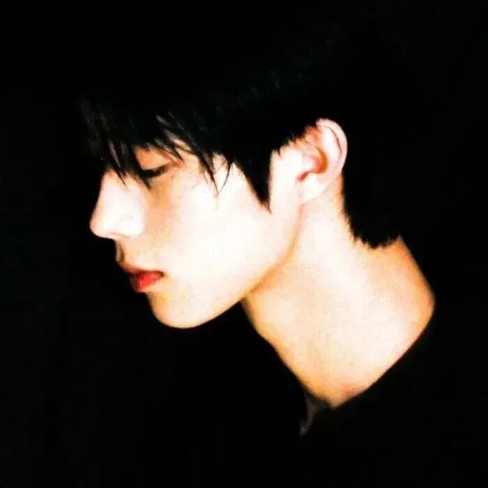 帅气侧脸男生头像