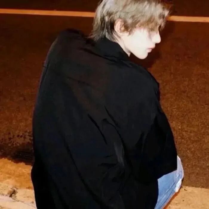 帅气侧脸男生头像
