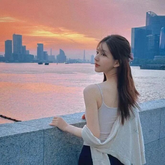 赵露思爱豆温柔侧脸女生头像