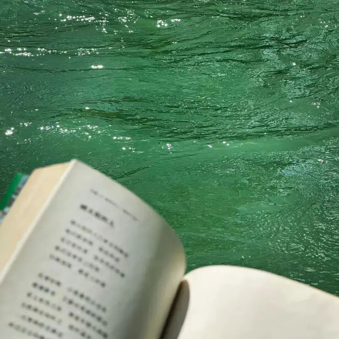 小清新书本背景图