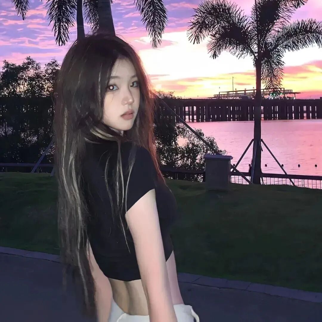 海边气质女生头像