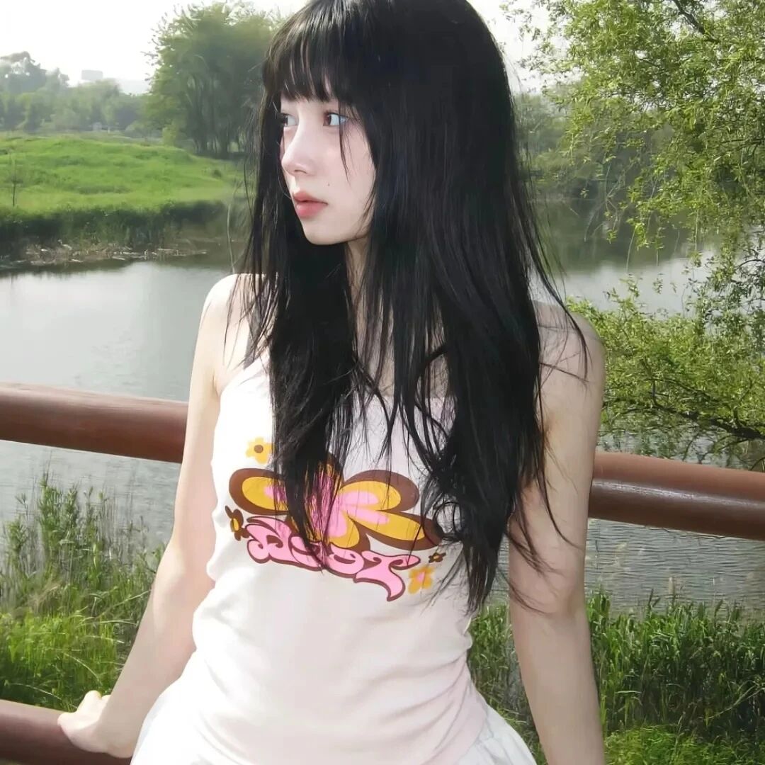 温柔侧脸女生头像