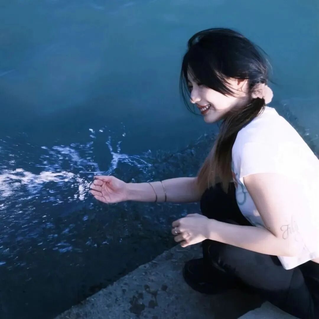 haibianaixiaolove海边真人情侣头像