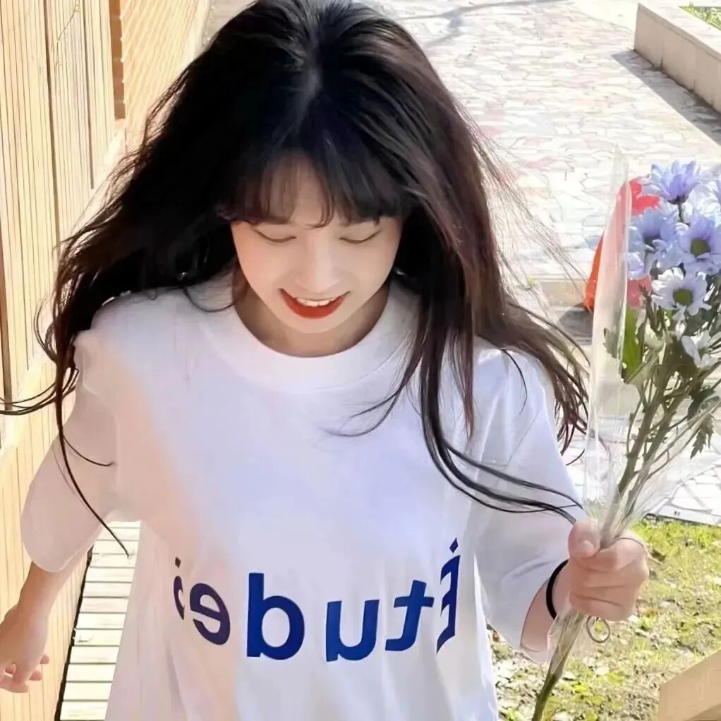 甜妹鲜花女生头像