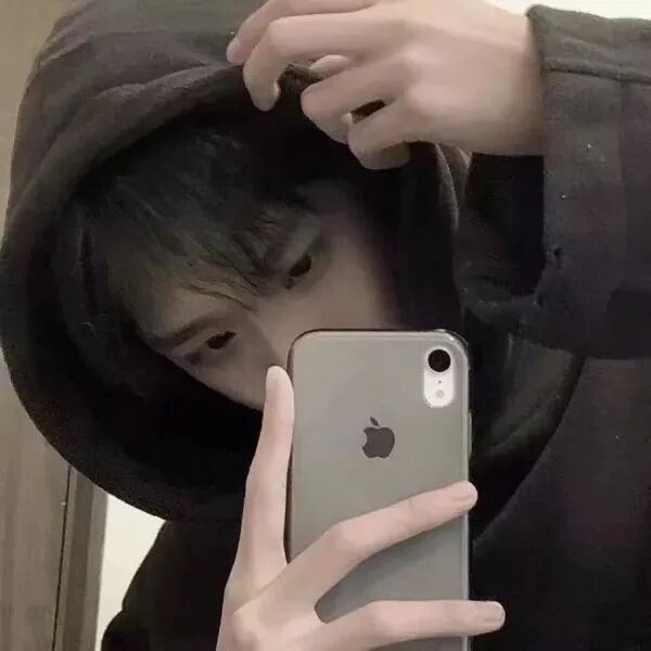 自拍手机个性男生头像
