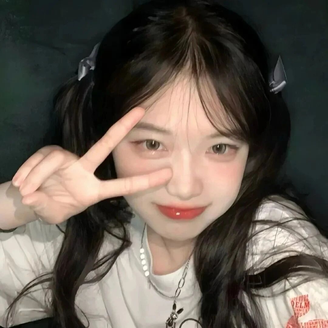 剪刀手甜妹女生头像