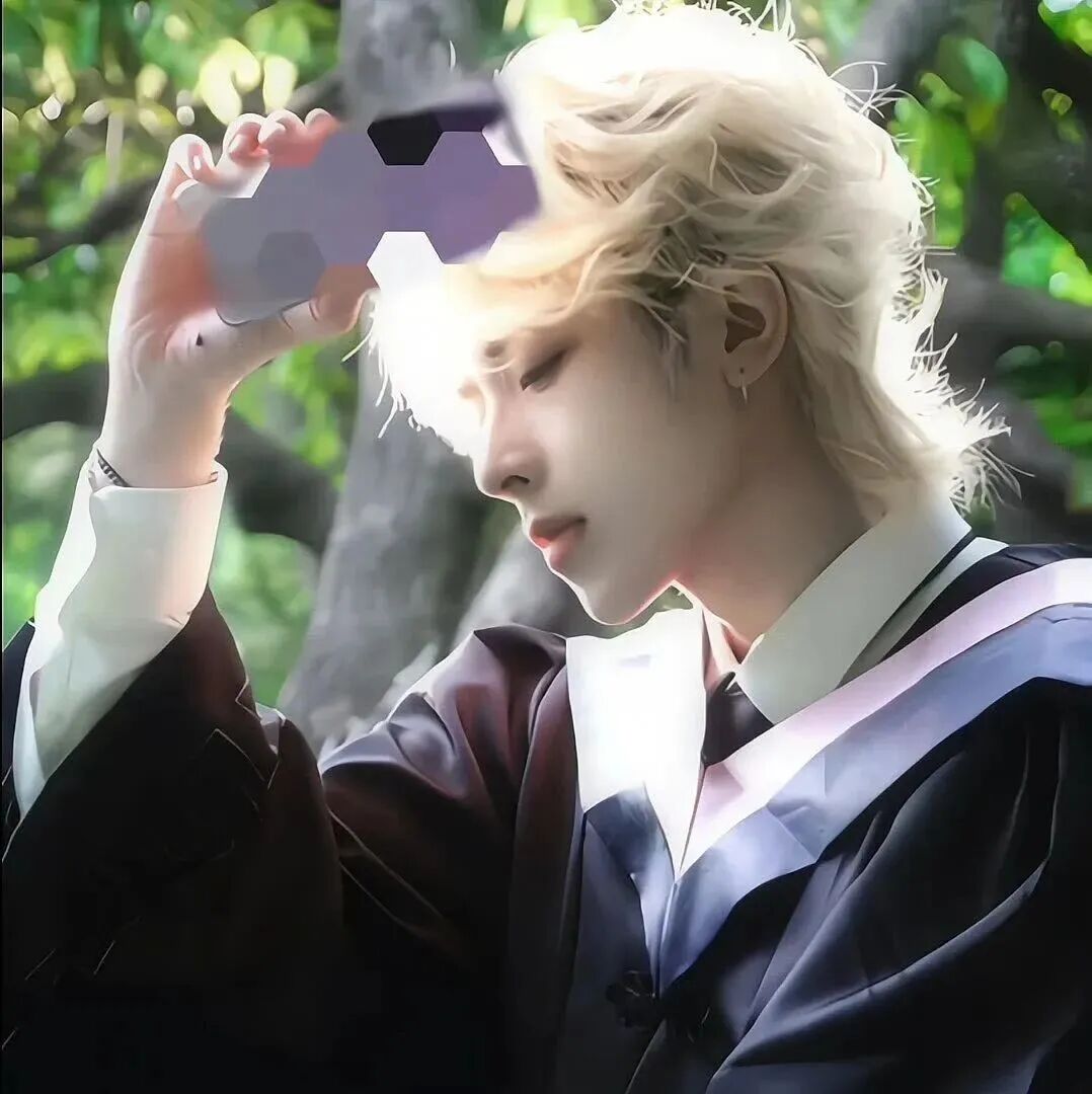 学院风个性侧脸男生头像