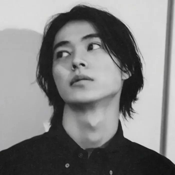 黑白男生头像
