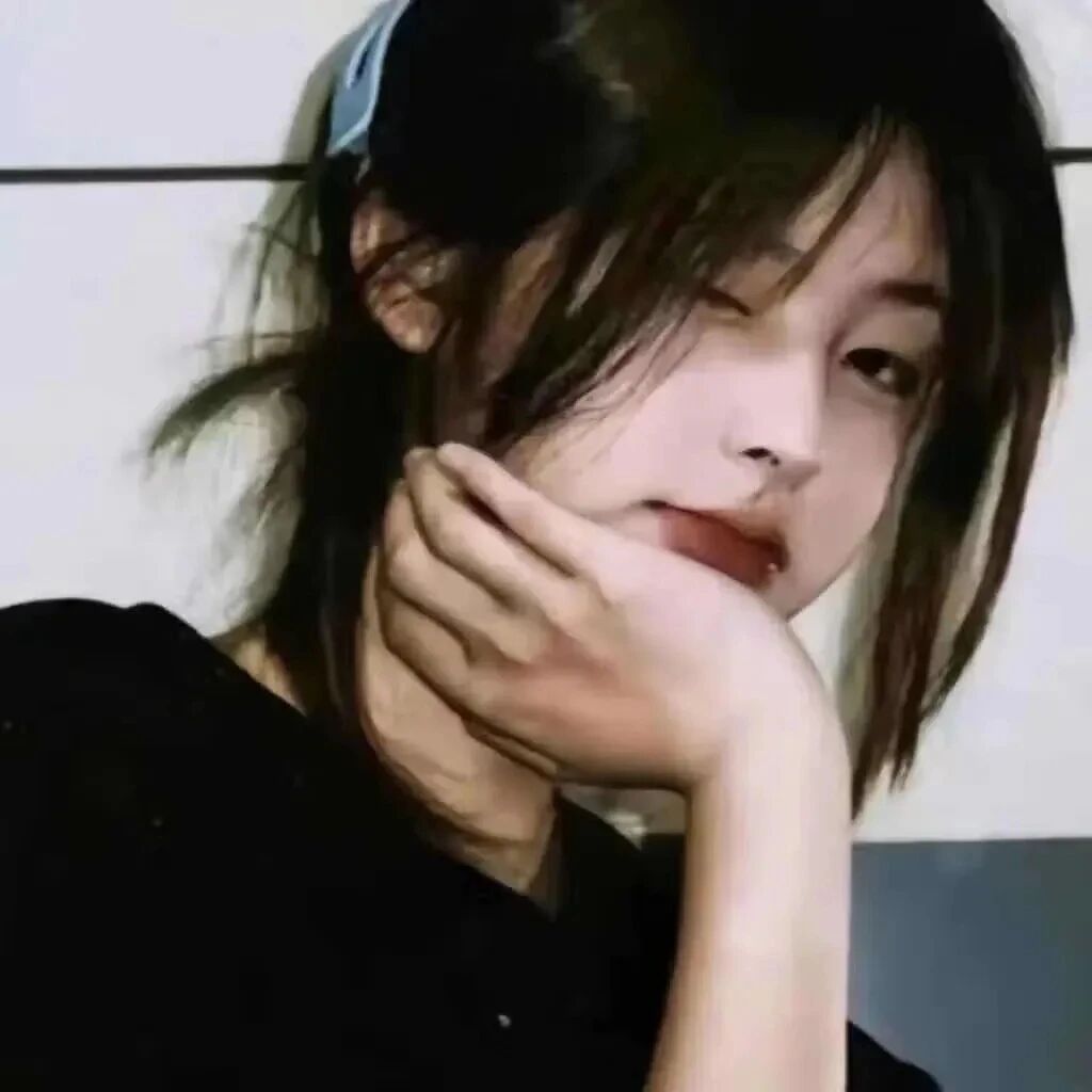 bsrfutuoknghgapaituo真人情侣头像