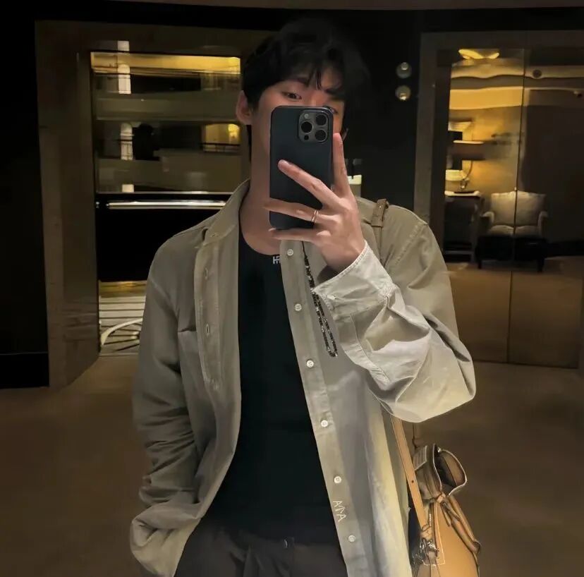 自拍手机痞帅男生头像