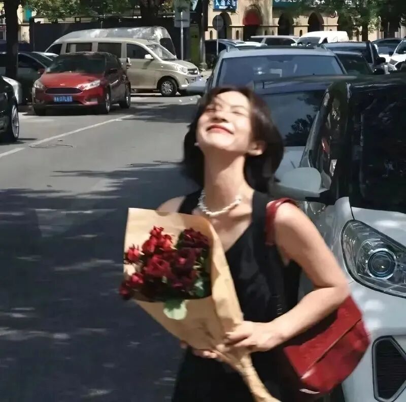 鲜花氛围感女生头像