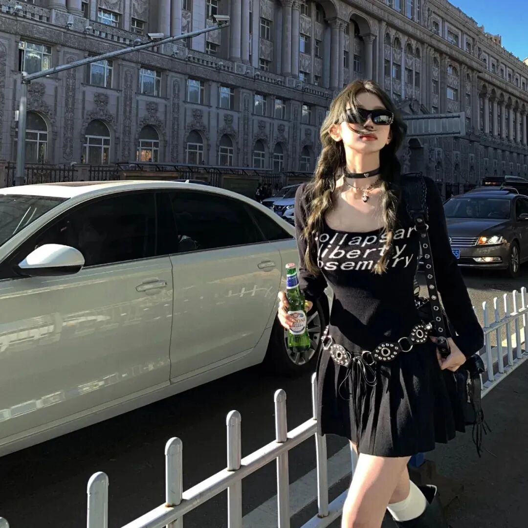 墨镜个性女生头像