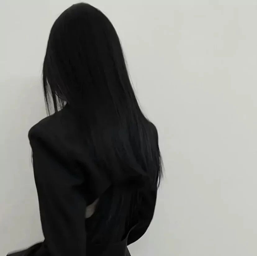 气质背影不露脸女生头像