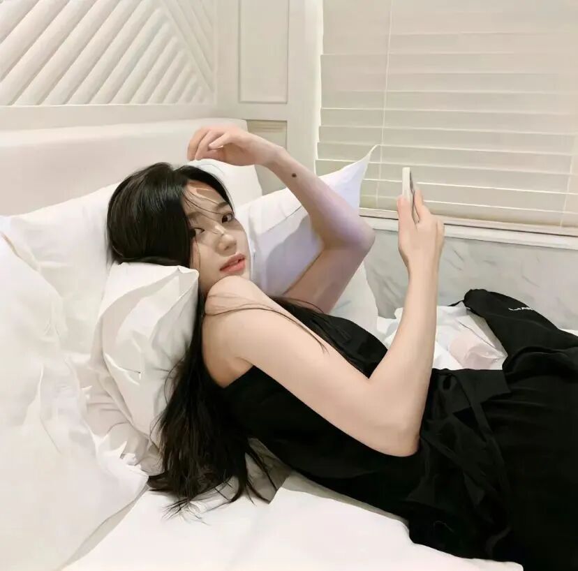躺着小众女生头像