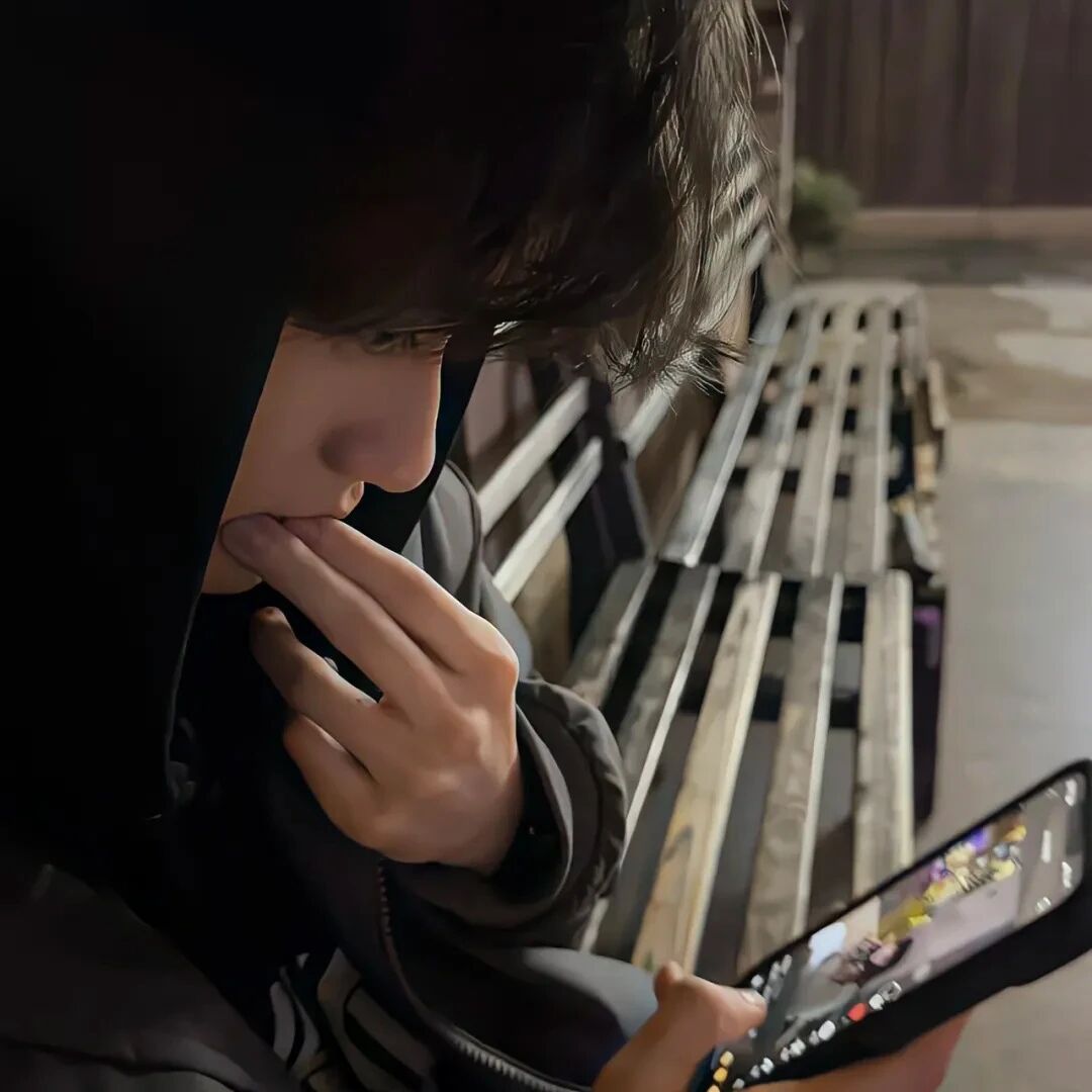 个性侧脸男生头像
