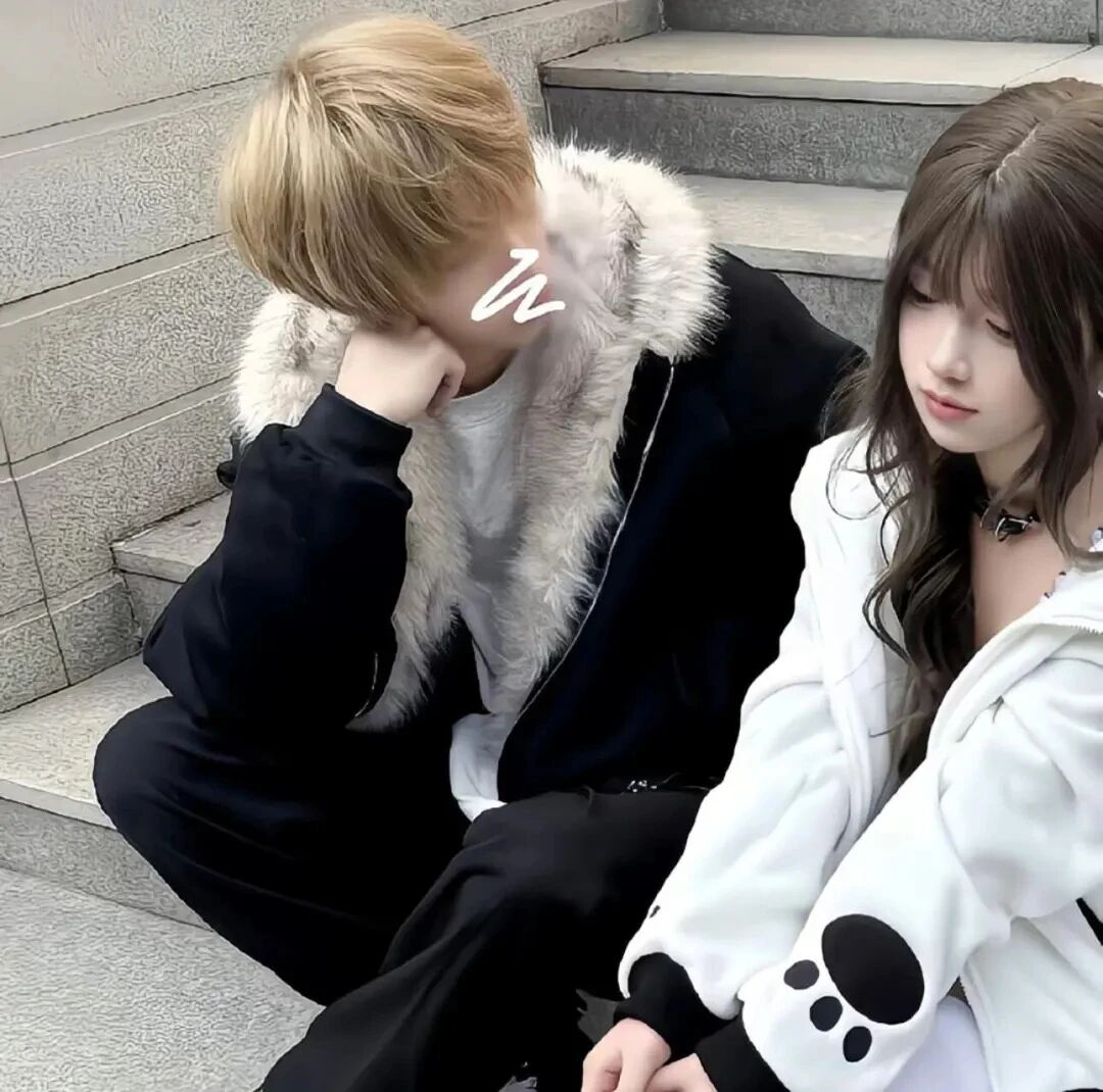 suzuoloutijianduoliya真人情侣头像