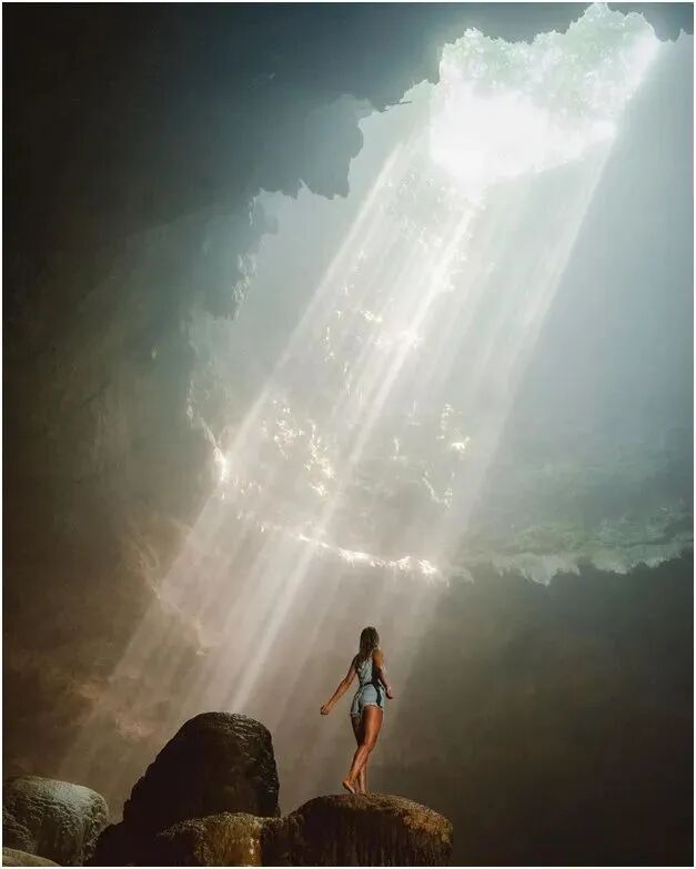 中岜朗天坑，到地心深处，去逐光！_全球_新闻_华人头条