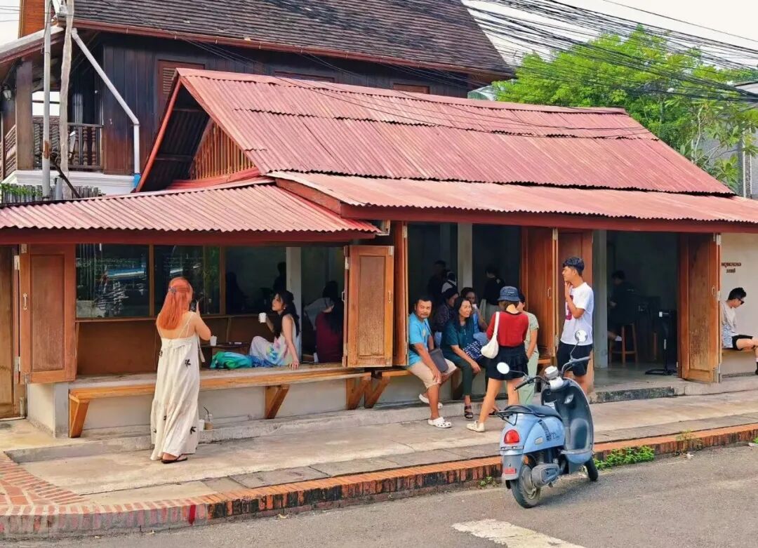 国庆广州直飞老挝往返含税1100+ 琅勃拉邦万象万荣中老铁路游