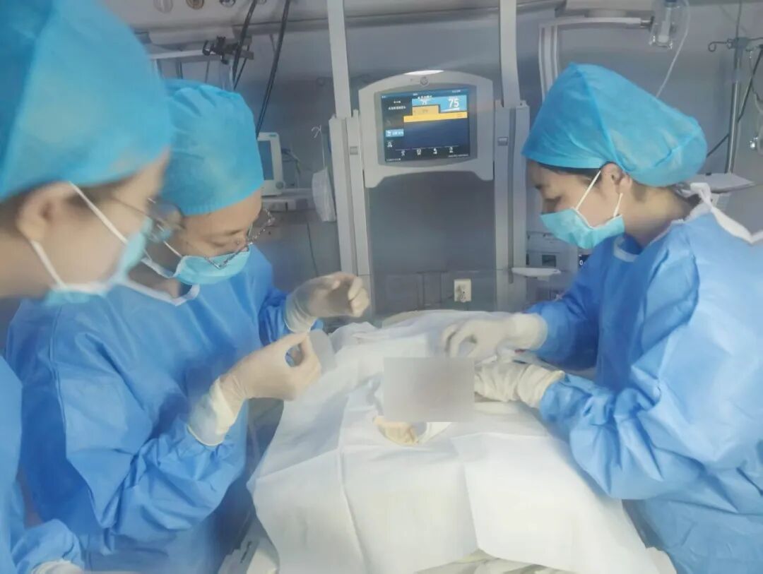 透析护理包是做什么的【惊险】国药同煤总医院：“26周手掌宝宝+出生仅3天”｜完成我市首例罕见新生儿腹膜透析置换术！_https://www.jmylbn.com_新闻资讯_第7张