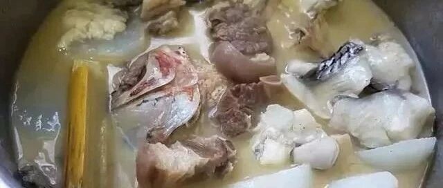 真的是“鲜”，羊肉炖鱼，汤鲜味美，营养丰富，吃一次就念念不忘