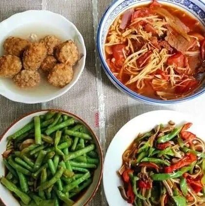 天气炎热，午餐也从不叫外卖，下饭菜肴家人爱，七天不重样