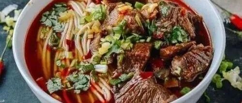 煮面条，“最忌”水开下锅，很多人都搞错，难怪面条起坨还不劲道