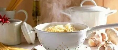 如果你兜里只有5块钱，这四款泡面里选一款吃，你会选哪种呢？