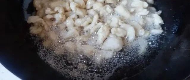 当年“一家熬，百家香”的猪油，如今为何遭人嫌弃？你还在吃吗？