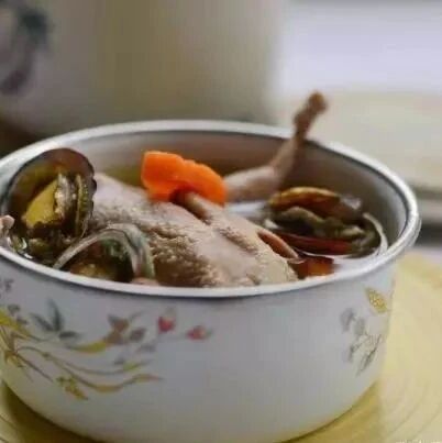 它是“动物人参”，秋天每周吃一次，健脑更聪明，长个不长膘