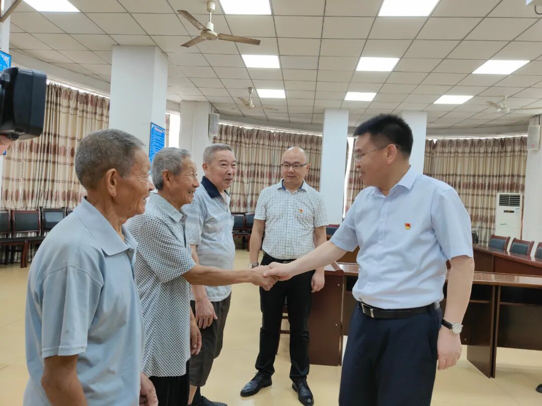 段勇"七一"前夕走访慰问生活困难党员 - 手机详情 - 遂宁市人民政府